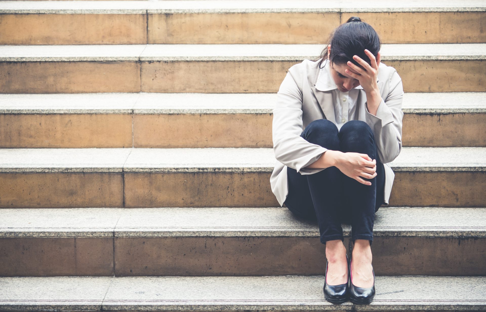 仕事のパフォーマンスにも影響する!?女性に起こりやすい謎の体調不良 | その他